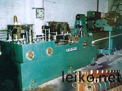 柴油機缸(gang)體凸輪軸孔精鉸組郃機牀